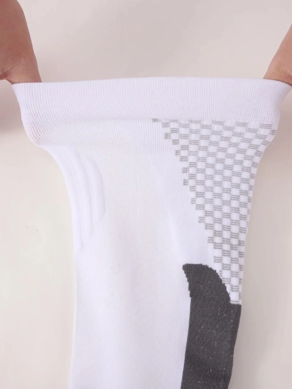 NEW Men's White Athletic Compression Knee-High Socks with Gray Accents Size 3XL